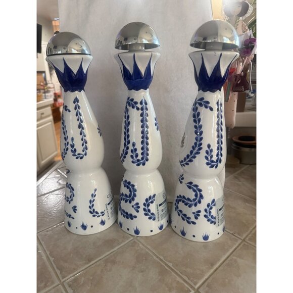 Clase Azul Tequila Bottle Trio Blue & White Ceramic With Silver Stopper 15" EMP - Picture 4 of 9